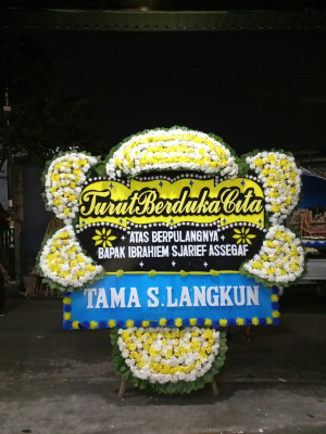 Papan Bunga Duka di Maroangin